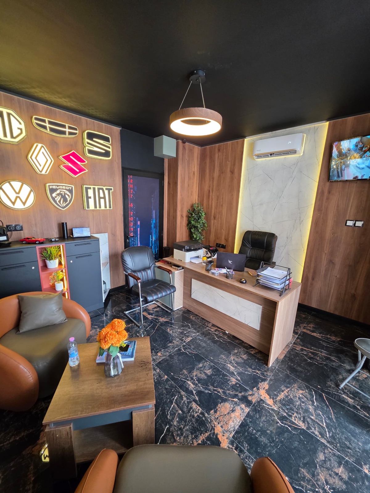 Intérieur de l'agence Hamza LVH